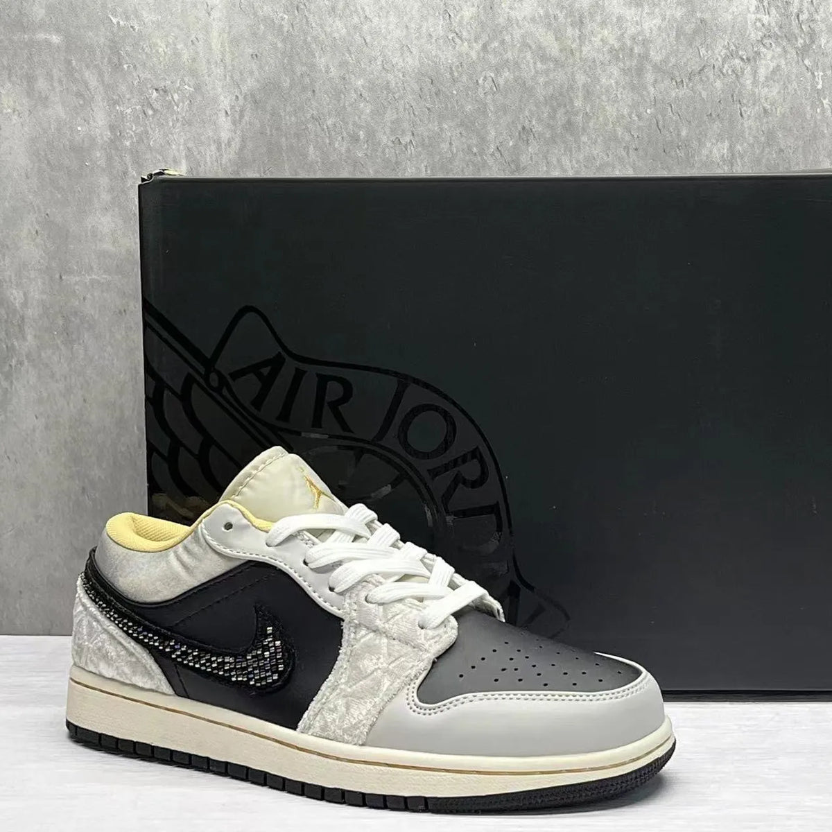 AJ 1 Low Beaded Swoosh Shoes Sneakers - nk0002543 image 10