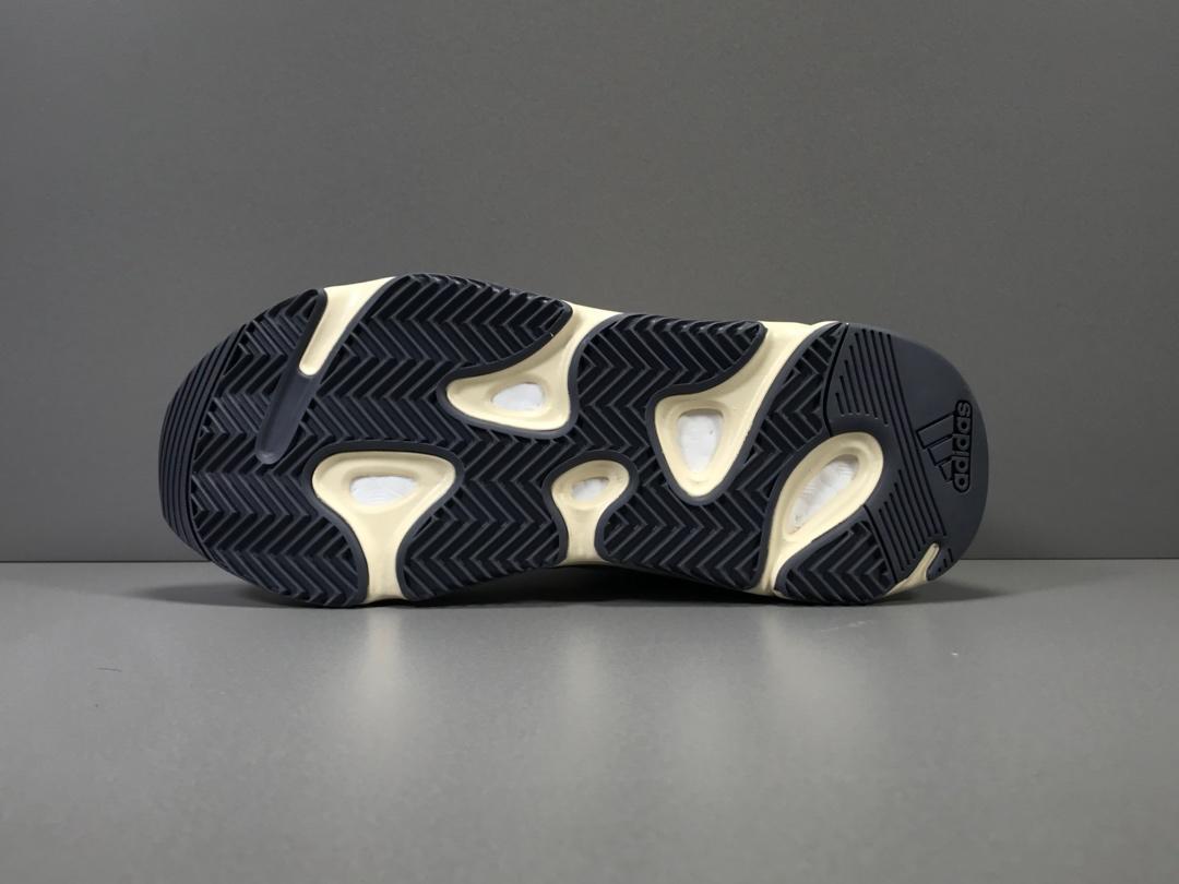 YzY Boost 700 Analog Shoes Sneakers - ad0000030 image 12