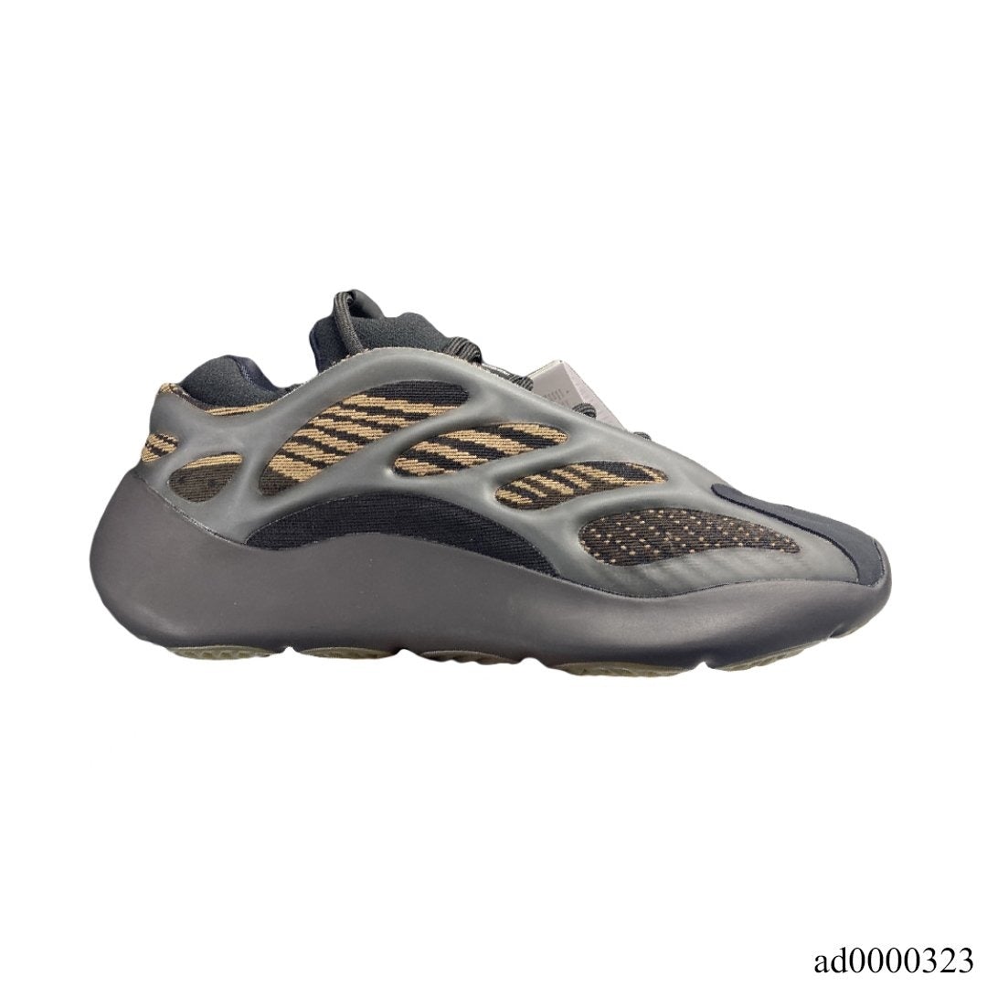 YzY 700 V3 Clay Brown Shoes Sneakers - ad0000323 image