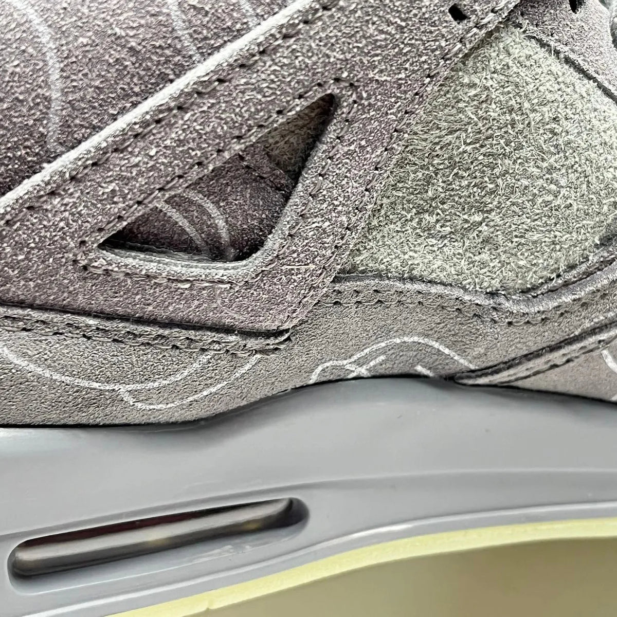 KAWS x AJ 4 Cool Grey Shoes Sneakers – nk0003104 image 7
