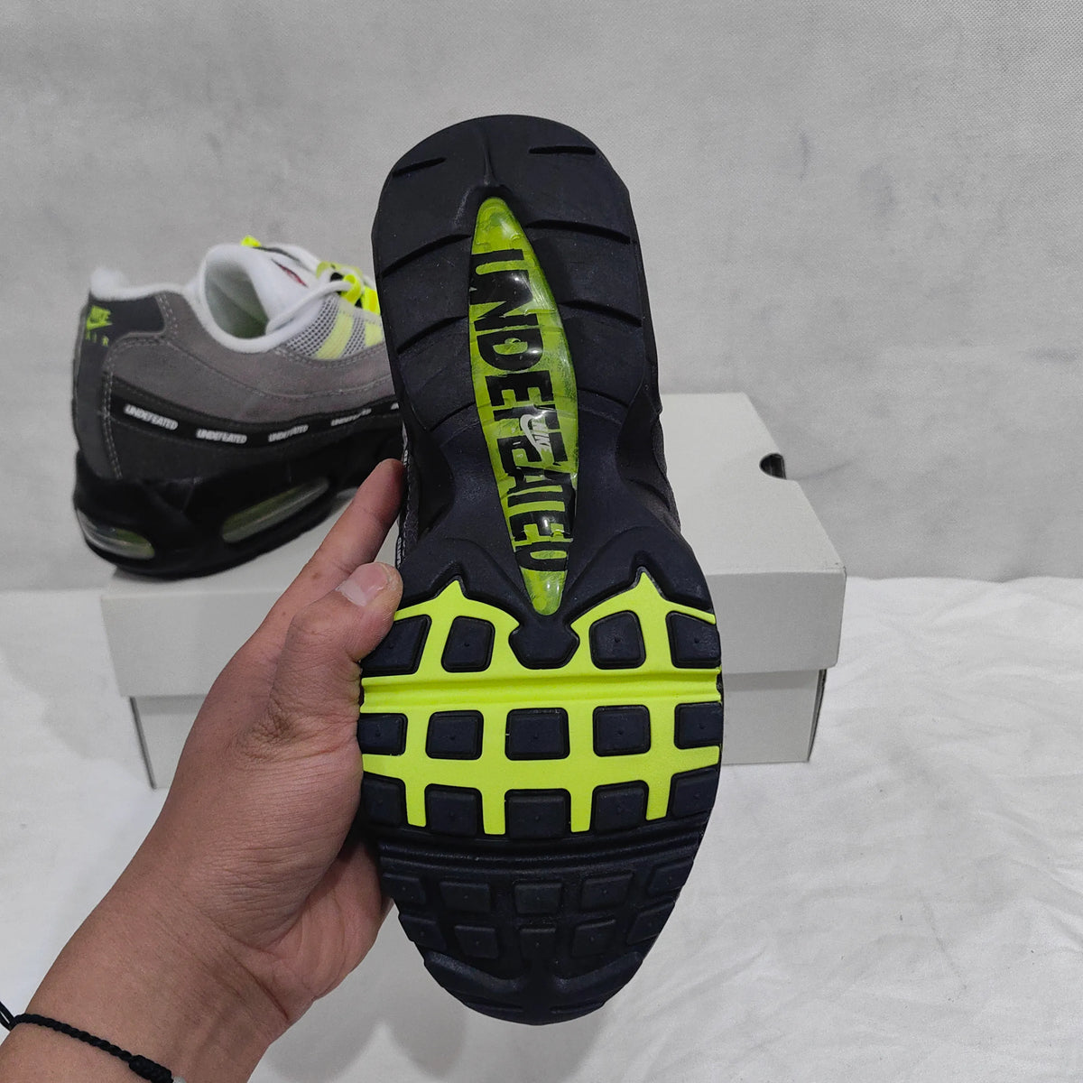 Undefeated x AM 95 Geo NYC Neon Shoes Sneakers - nk0004982 image 15