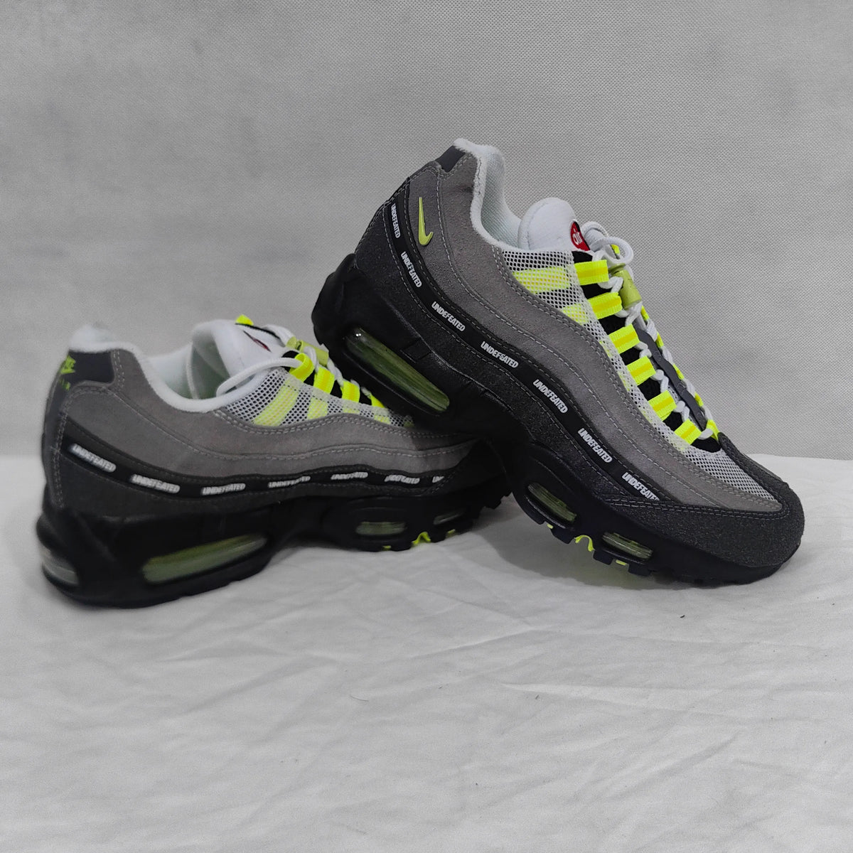 Undefeated x AM 95 Geo NYC Neon Shoes Sneakers - nk0004982 image 8