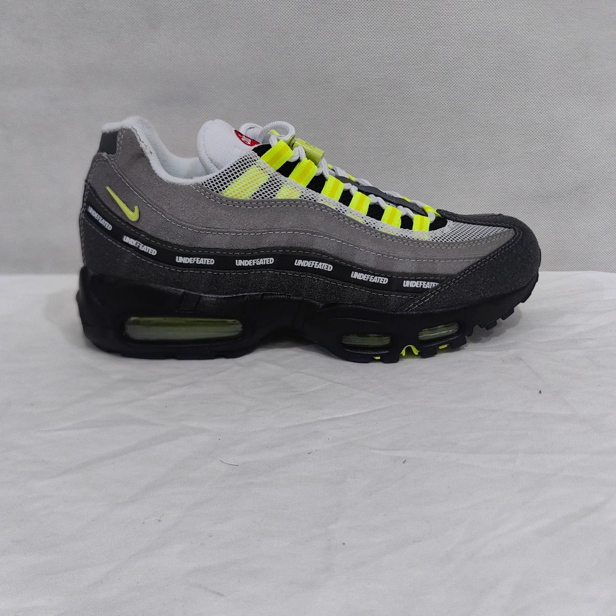 Undefeated x AM 95 Geo NYC Neon Shoes Sneakers - nk0004982 image 7