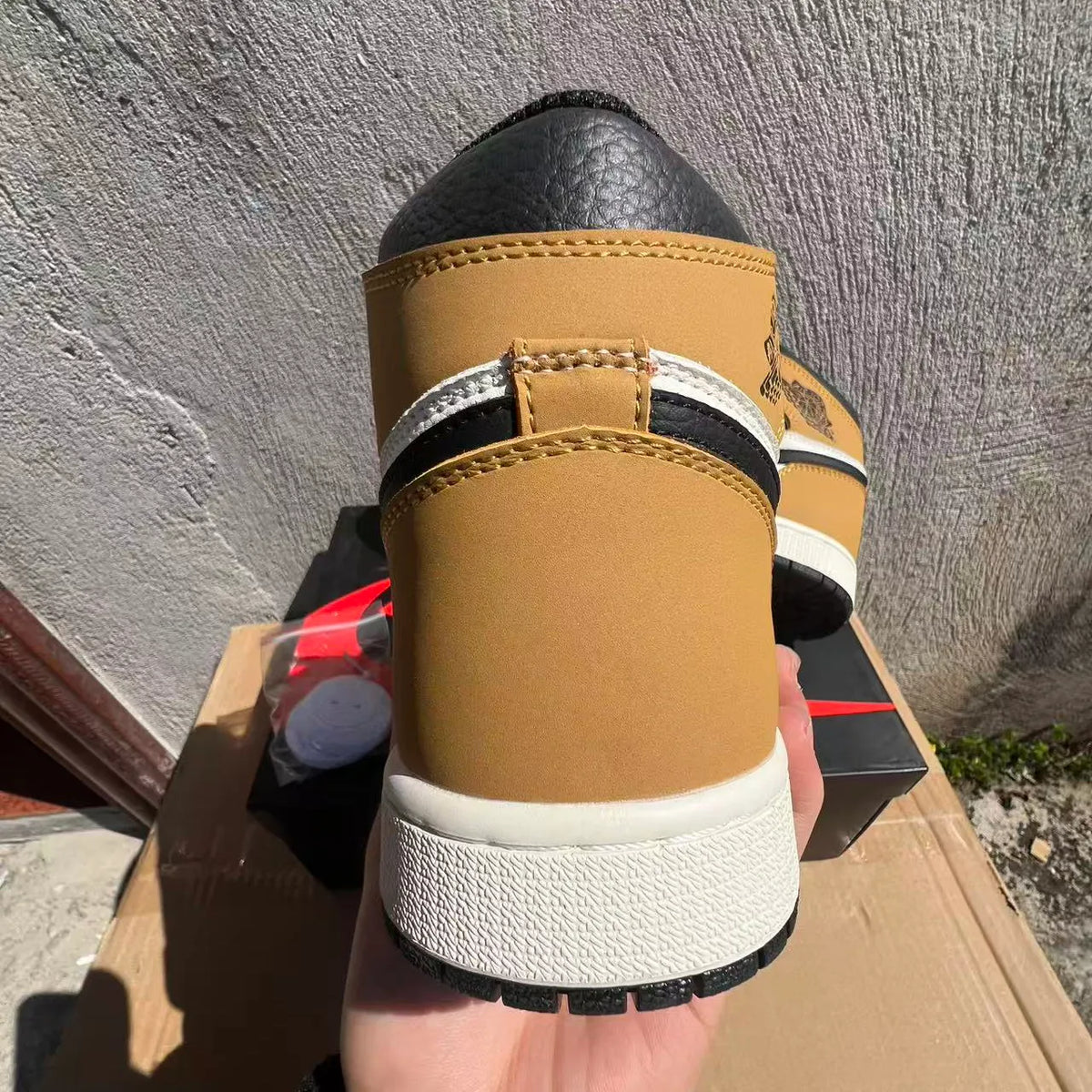 AJ 1 Retro High OG 'Rookie of the Year' Shoes Sneakers – nk0005360 image 9