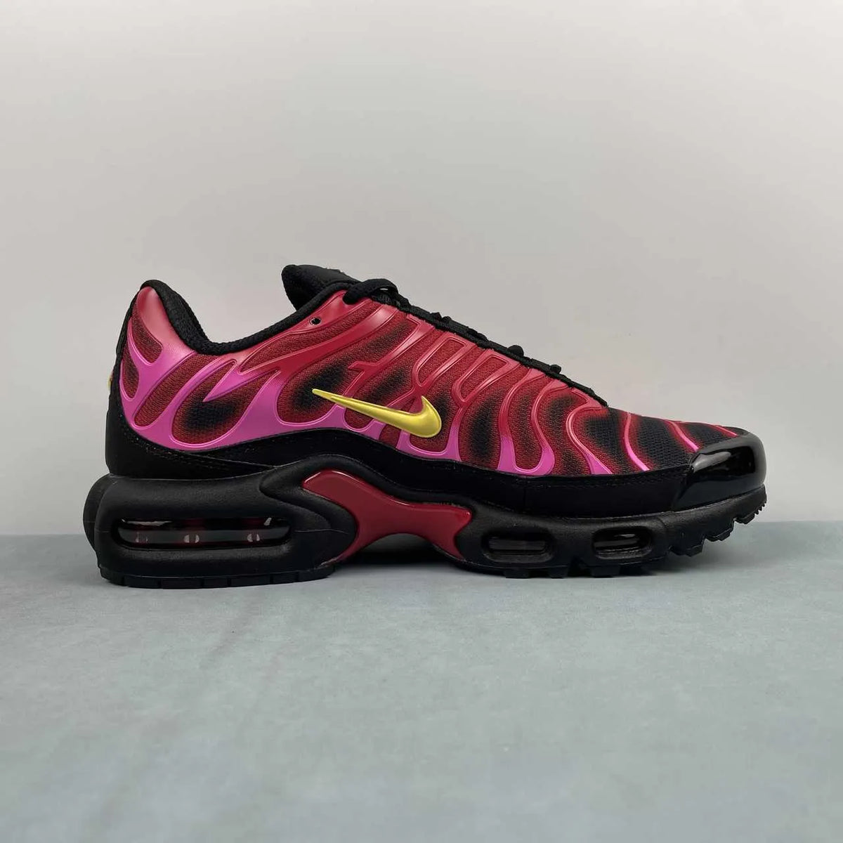 NK x SUP AM Plus TN University Red Shoes Sneakers - nk0005400 image 3