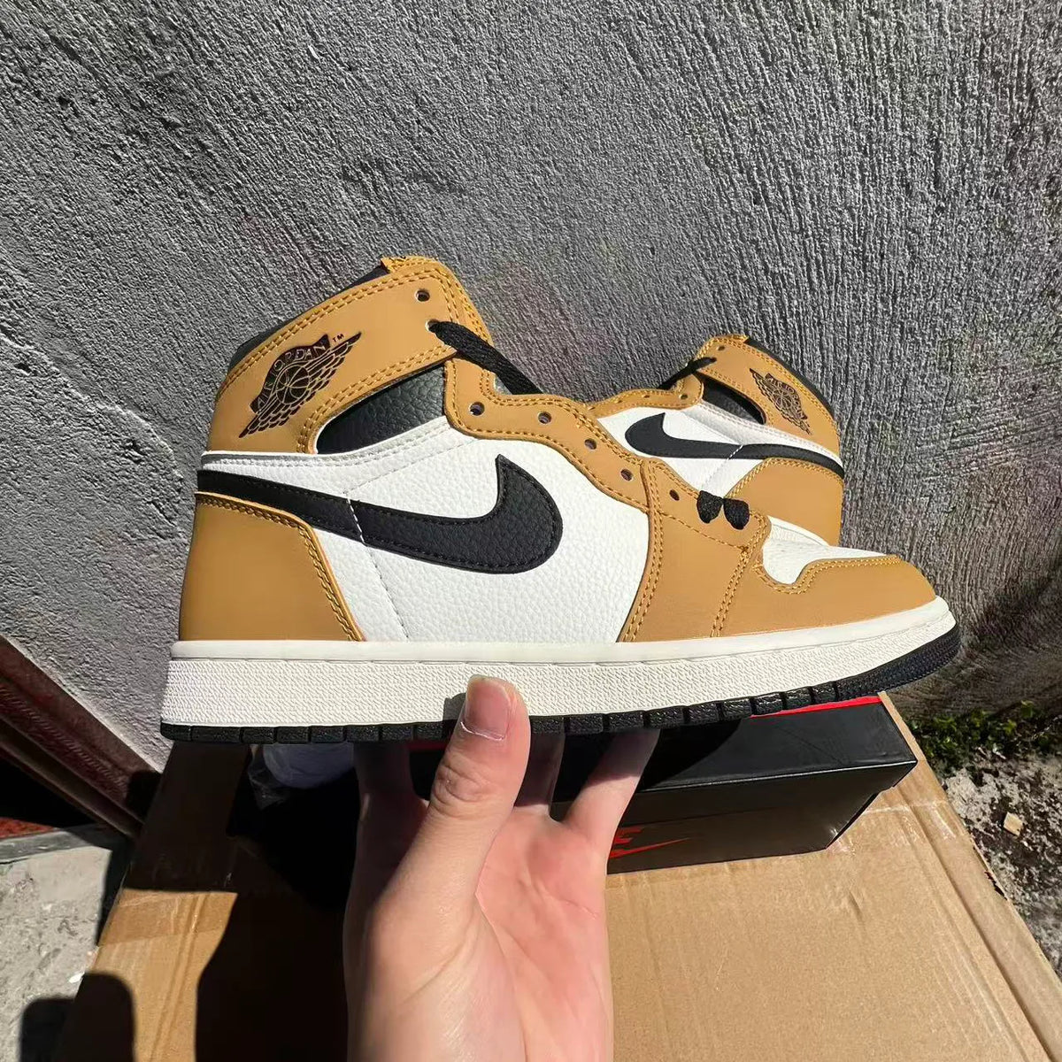 AJ 1 Retro High OG 'Rookie of the Year' Shoes Sneakers – nk0005360 image 8