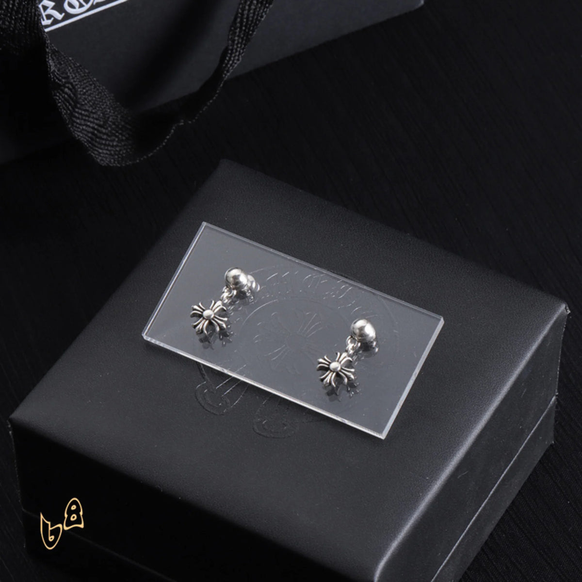 CH Cross Lip Tongue Earrings – CH0151