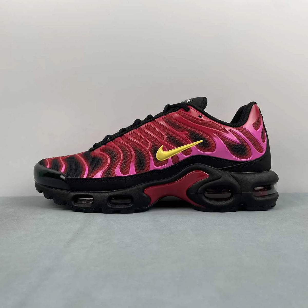 NK x SUP AM Plus TN University Red Shoes Sneakers - nk0005400 image 2
