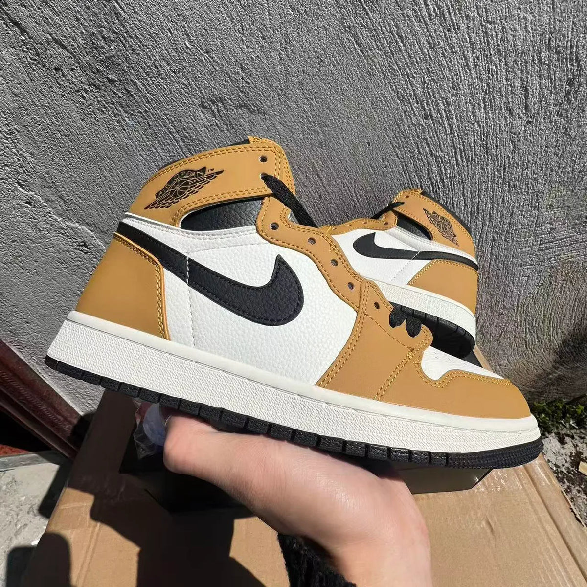 AJ 1 Retro High OG 'Rookie of the Year' Shoes Sneakers – nk0005360 image 2