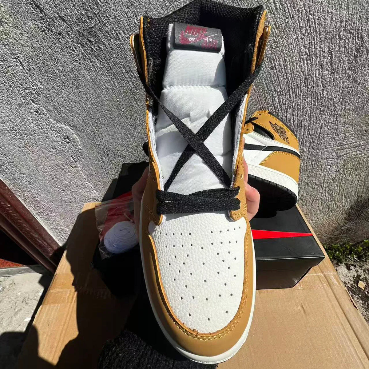 AJ 1 Retro High OG 'Rookie of the Year' Shoes Sneakers – nk0005360 image 4