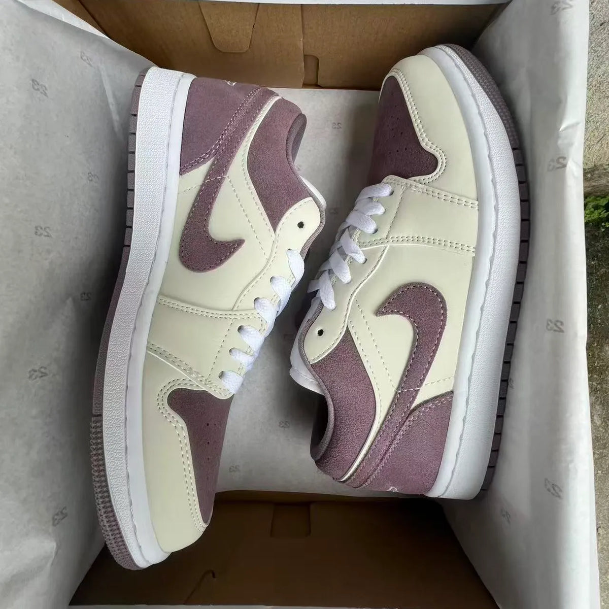 Air Jordan 1 Low "Swan" Shoes Sneakers – nk0005539