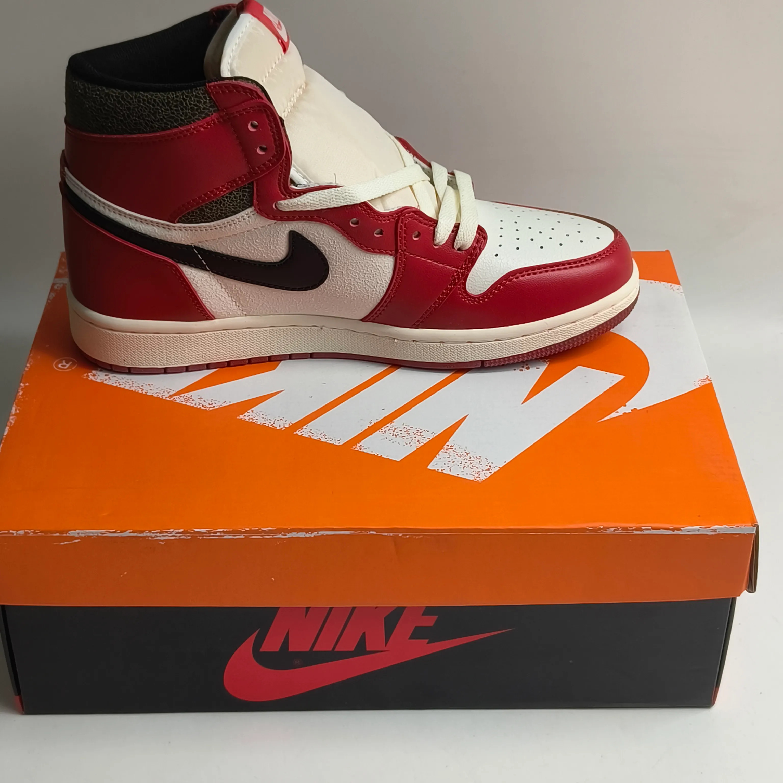 AJ 1 High OG Chicago Reimagined Shoes Sneakers - nk0002132 - Image 4