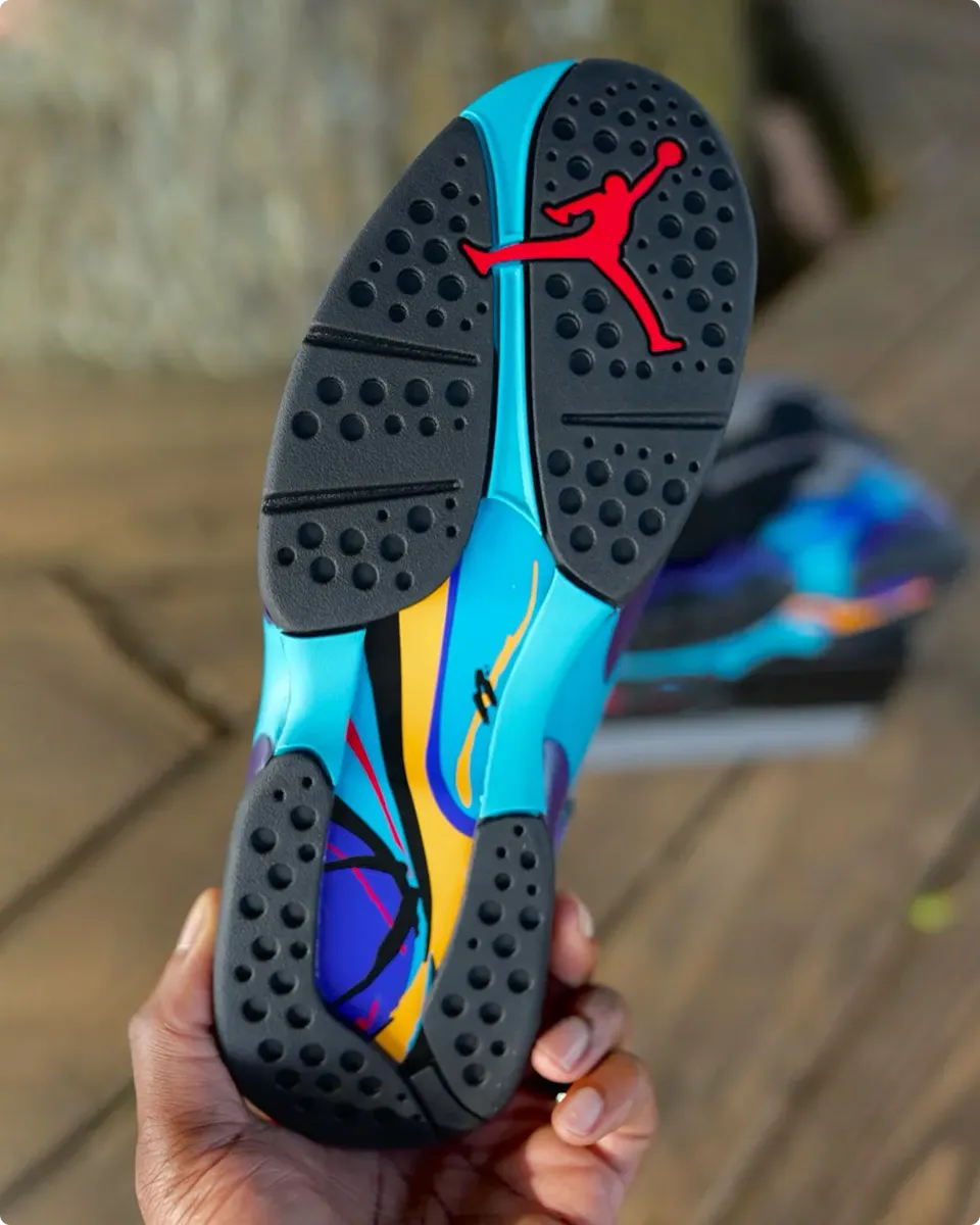 AJ 8 Aqua
