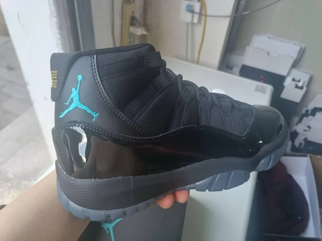 Image #1 from Helen smith