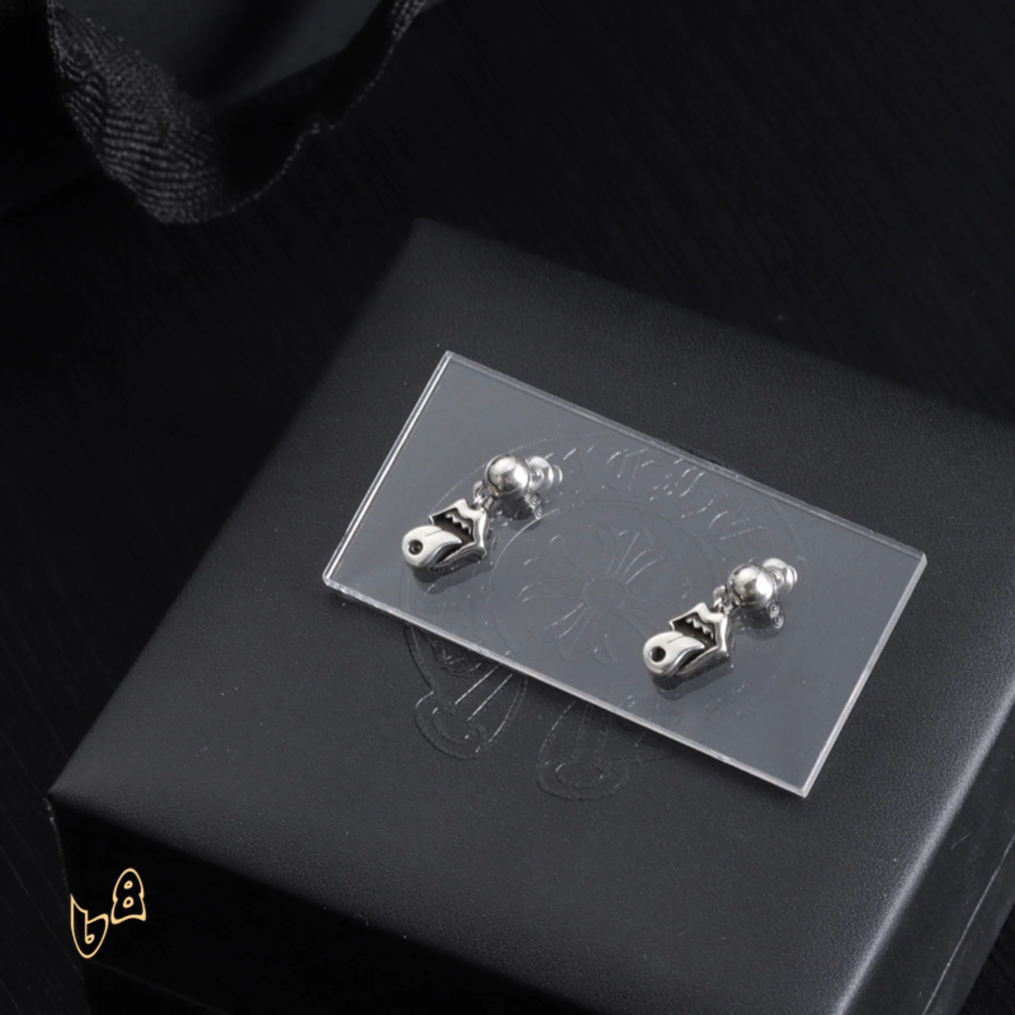 CH Cross Lip Tongue Earrings - CH0151 - Image 6