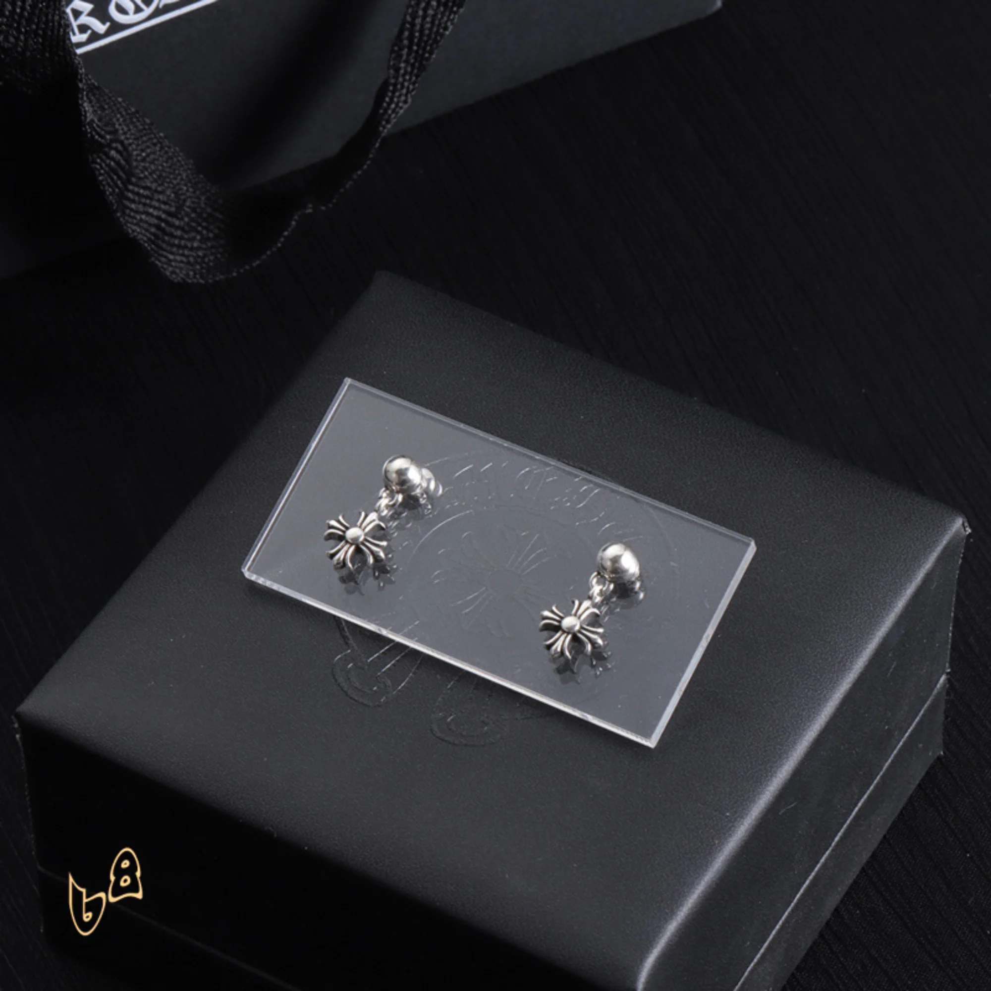 CH Cross Lip Tongue Earrings - CH0151 - Image 5