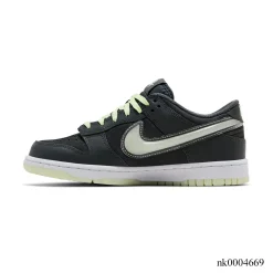 Alternative view of Dunk Low Glow in the Dark Shoes Sneakers - nk0004669
