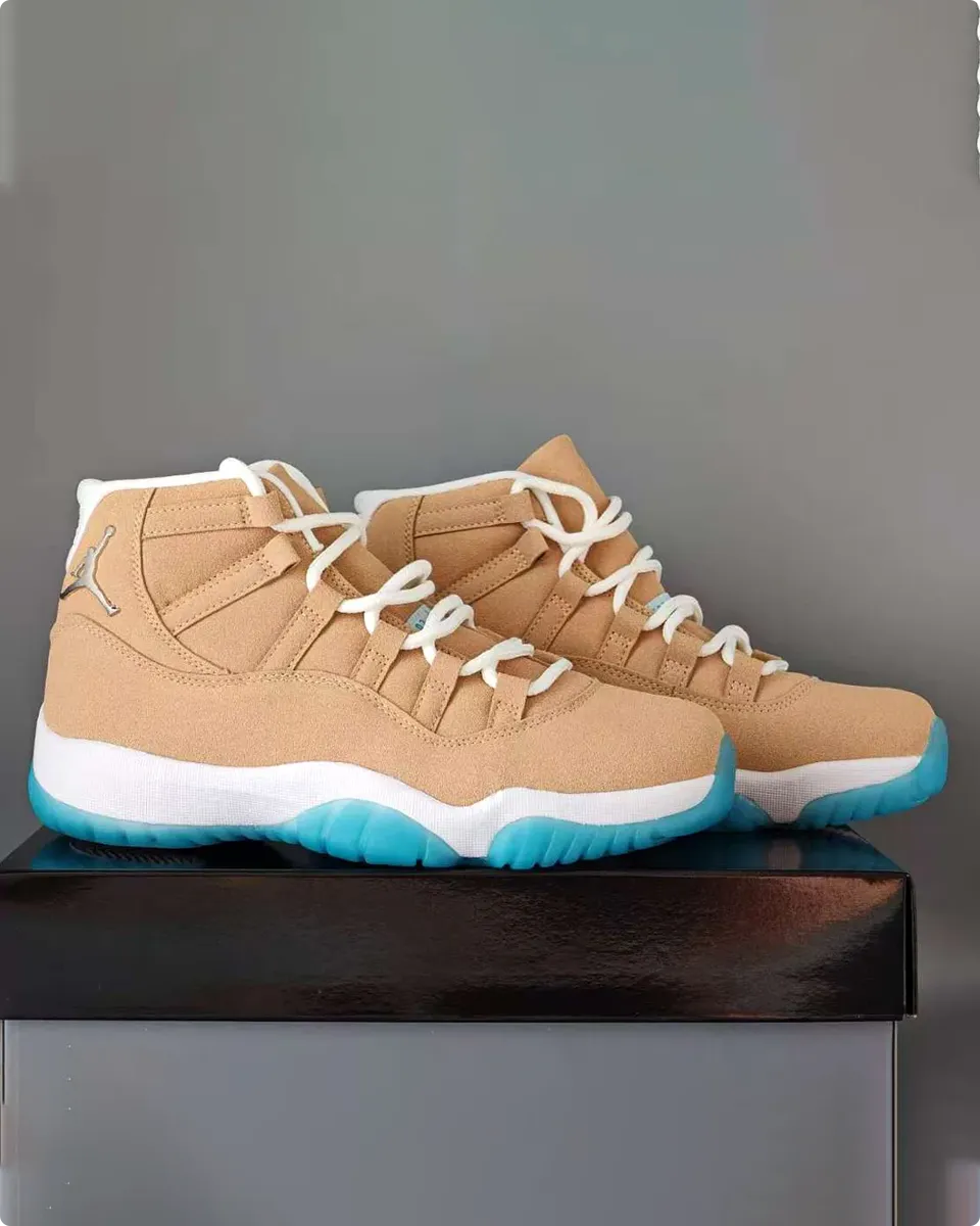 AJ 11 H-Town