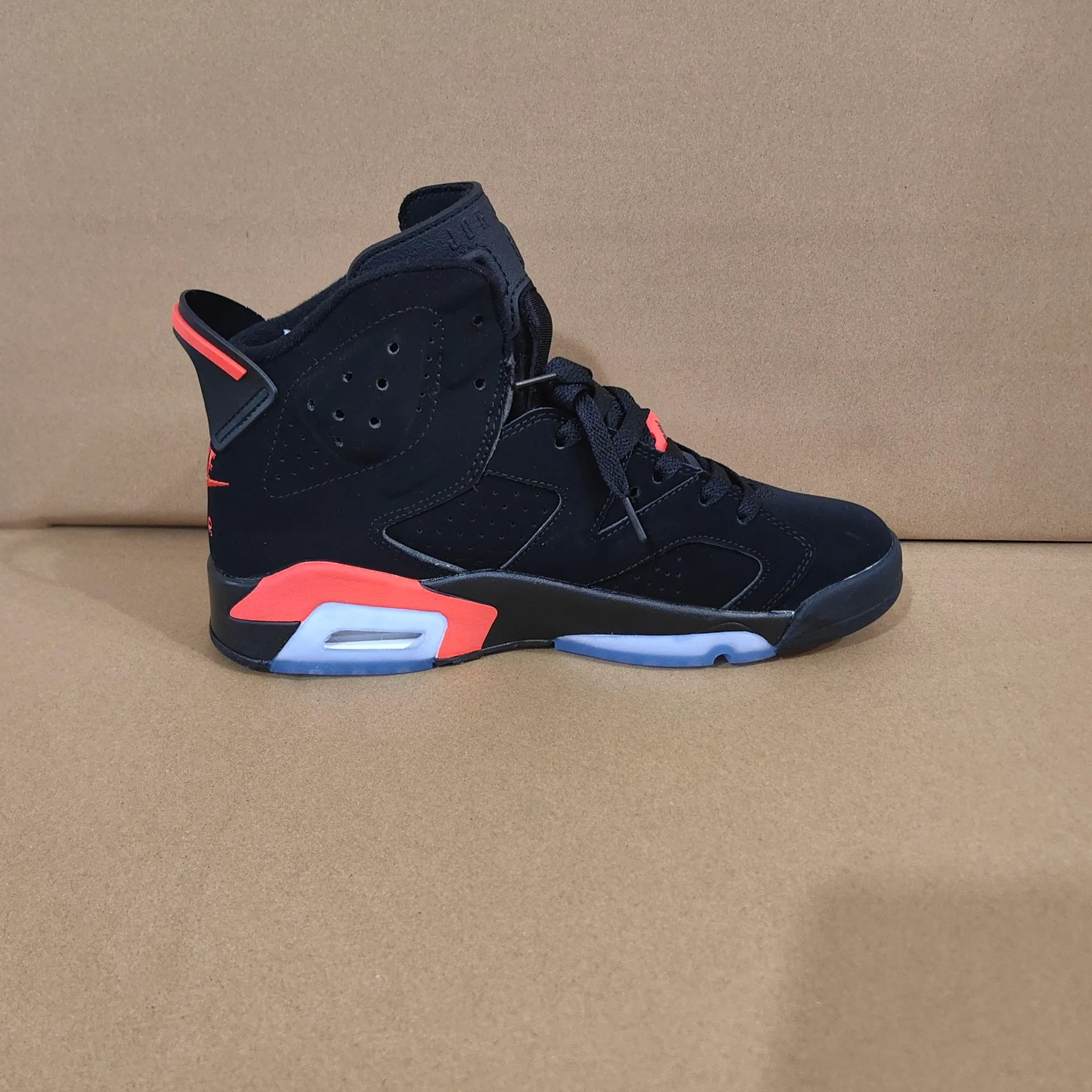 AJ 6 Reverse Infrared/ Salesman (2026) Shoes Sneakers - nk0004458 - Image 6