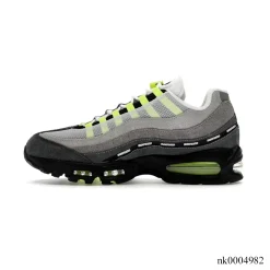 Alternative view of Undefeated x AM 95 Geo NYC Neon Shoes Sneakers - nk0004982