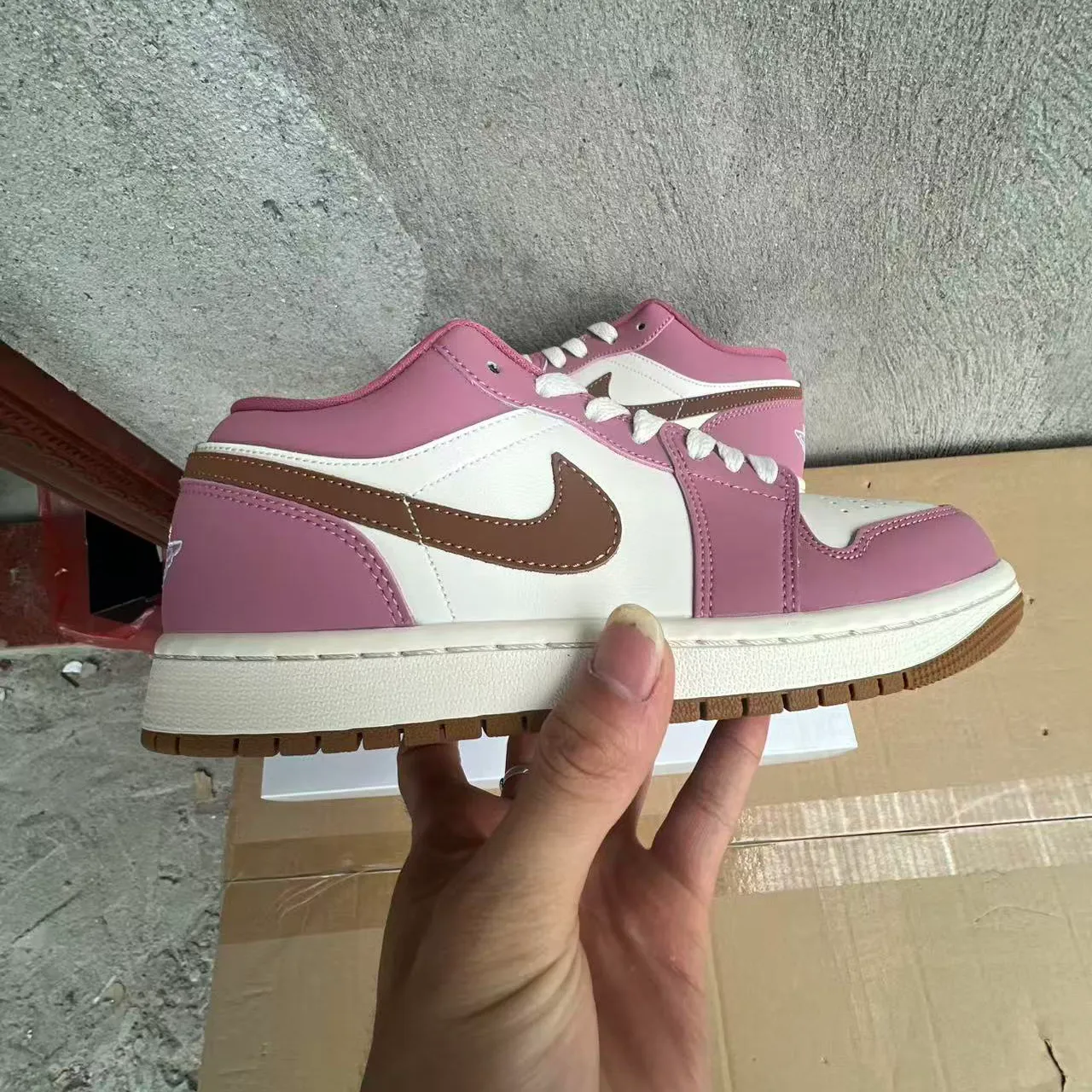AJ 1 Low Desert Berry Shoes Sneakers - nk0002800 - Image 5